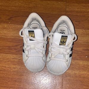 Adidas superstar